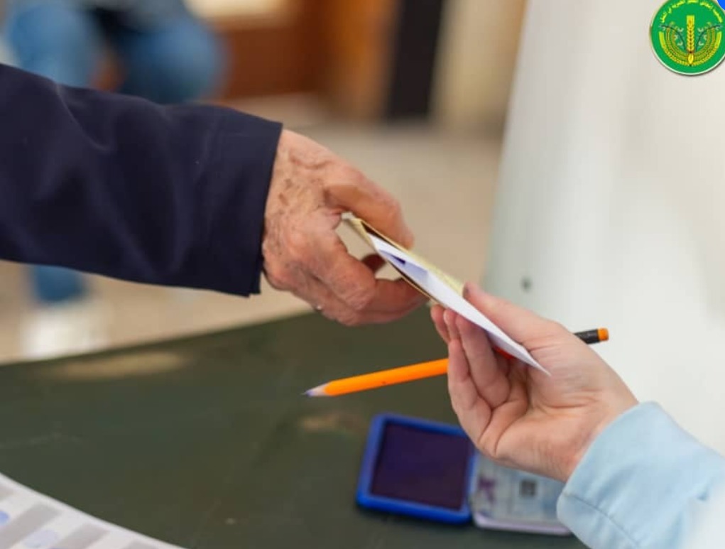 الإنتهاء من توزيع المساعدات العينية والنقدية للشهر الثامن